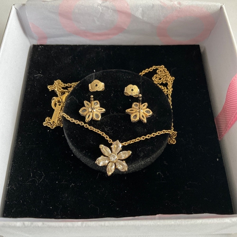 New Pandora gold set - Picture 6 of 8
